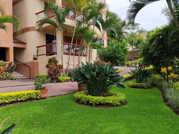 Departamento en PB, 149 m2, 2 albercas, jardines, palapa, Fraccionamiento   Junto al Rio Temixco, Mor.