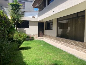 CASA DE VENTA EN EL BOSQUE: UBICACIÓN ESTRATÉGICA, PARA USO COMERCIAL O RESIDENCIAL 340 M2, $350.000