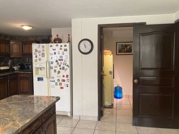 CASA DE VENTA EN EL BOSQUE: UBICACIÓN ESTRATÉGICA, PARA USO COMERCIAL O RESIDENCIAL 340 M2, $350.000