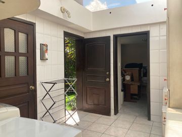 CASA DE VENTA EN EL BOSQUE: UBICACIÓN ESTRATÉGICA, PARA USO COMERCIAL O RESIDENCIAL 340 M2, $350.000