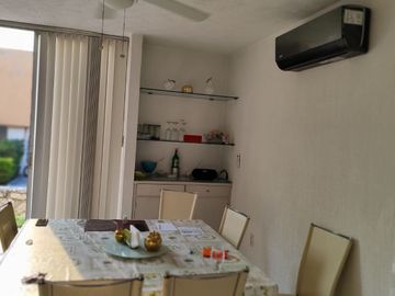 Casa de 2 recamaras con alberca en el Fraccionamiento Las Palmas, Xochitepec, Mor.