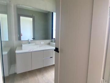 Hermoso duplex de venta en Urbanzación privada en Miravalle, Cumbaya  a 5 minutos de la USFQ