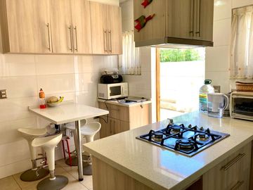 I. Holzapfel #639. Amplia Casa 4D4B en Lomas de Montemar