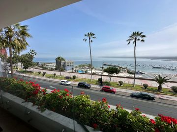AMPLIO DEPARTAMENTO CON LA MEJOR VISTA AL MAR, ARRIBA DEL CLUB REGATAS