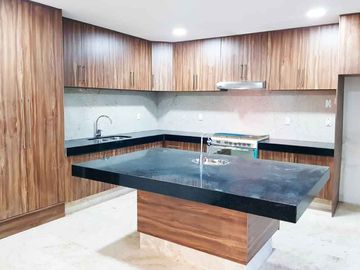 Casa en venta en Paseo del Parque, Tres Marías, Morelia.