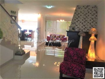 CASA EN VENTA en ARBDE, León,Gto; IDEAL PARA OFICINAS-CONSULTORIO O CASA, 3 REC, 5 AUTOS