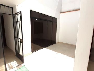 VENDO DEPARTAMENTO EN PRIMER PISO – URB. LA CAPILLA – LA MOLINA