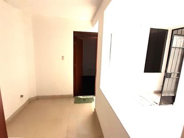 VENDO DEPARTAMENTO EN PRIMER PISO – URB. LA CAPILLA – LA MOLINA