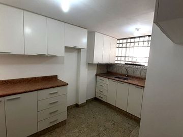 VENDO DEPARTAMENTO EN PRIMER PISO – URB. LA CAPILLA – LA MOLINA