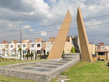 CASA EN FRACC. LAS MISIONES, COLONIA SAN MATEO OTZACATIPA, TOLUCA, EDO. MEX. CLV/.