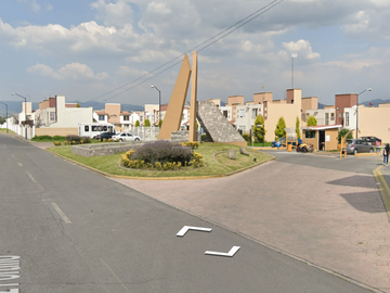 CASA EN FRACC. LAS MISIONES, COLONIA SAN MATEO OTZACATIPA, TOLUCA, EDO. MEX. CLV/.