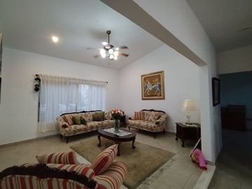EN VENTA CASA CON 3 RECAMRAS UNA EN PLANTA BAJA, EN EL CLUB DE GOLF VILLA RICA, EN LA RIVIERA VERACRUZANA