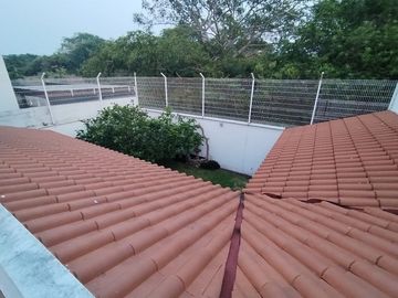 EN VENTA CASA CON 3 RECAMRAS UNA EN PLANTA BAJA, EN EL CLUB DE GOLF VILLA RICA, EN LA RIVIERA VERACRUZANA