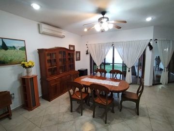 EN VENTA CASA CON 3 RECAMRAS UNA EN PLANTA BAJA, EN EL CLUB DE GOLF VILLA RICA, EN LA RIVIERA VERACRUZANA