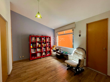 Tu oasis en Desierto de los Leones: Casa de 3 niveles, con jardín común y ubicación privilegiada