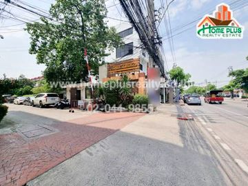 นิรันดร์อเวนิว รามคำแหง ถนนราษฎร์พัฒนา (NIRUN AVENUE RAMKHAMHAENG)