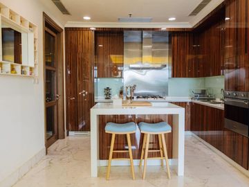 FOR RENT LUXURY APARTMENT BOTANICA 3 BEDROOM FULLY FURNISHED 225 sqm