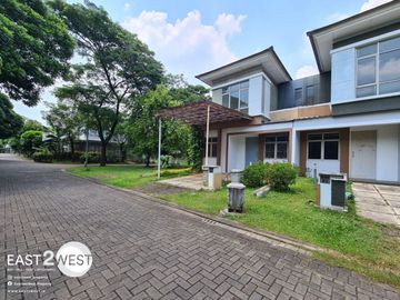 Dijual Rumah Cluster Naturale Foresta BSD City Tangerang Bagus Nyaman Lokasi Hijau Asri Strategis