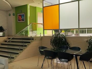 En venta departamento exterior con elevador, bussisnes center y salón de eventos, a 5 mins del metro San Joaquin.
