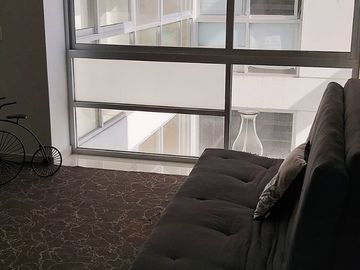 En venta departamento exterior con elevador, bussisnes center y salón de eventos, a 5 mins del metro San Joaquin.
