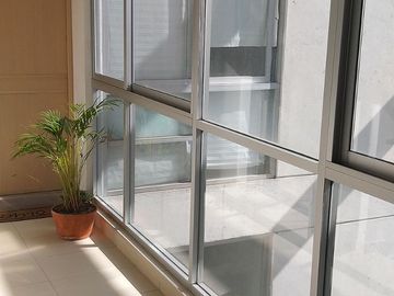 En venta departamento exterior con elevador, bussisnes center y salón de eventos, a 5 mins del metro San Joaquin.