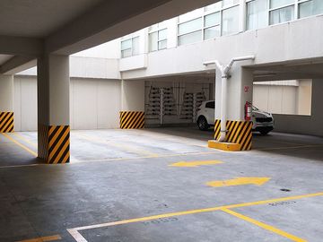 En venta departamento exterior con elevador, bussisnes center y salón de eventos, a 5 mins del metro San Joaquin.