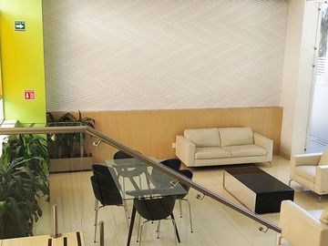 En venta departamento exterior con elevador, bussisnes center y salón de eventos, a 5 mins del metro San Joaquin.