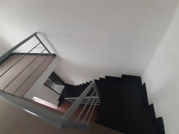 SE VENDE CASA DENTRO DE URBANIZACIÓN, A POCOS METROS DEL CC SAN LUIS