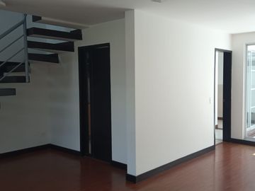 SE VENDE CASA DENTRO DE URBANIZACIÓN, A POCOS METROS DEL CC SAN LUIS