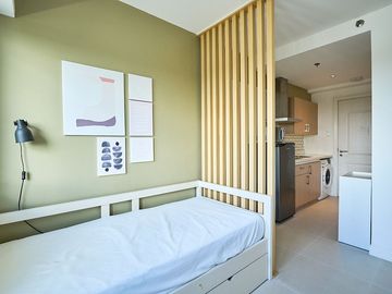 COMM12XXQW: For Sale Fully Furnished Studio with Balcony in The Residences at Commonwealth