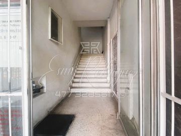 EDIFICIO EN VENTA EN BLVD. LÓPEZ MATEOS, LADO DEL CENTRO, 796m2, 3 PISOS, LOCAL COMERCIAL, OFICINAS,