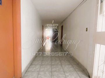 EDIFICIO EN VENTA EN BLVD. LÓPEZ MATEOS, LADO DEL CENTRO, 796m2, 3 PISOS, LOCAL COMERCIAL, OFICINAS,