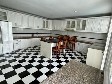 Luxury House di Jalan Utama Pondok Indah Jaksel 12355-AT 0811111----