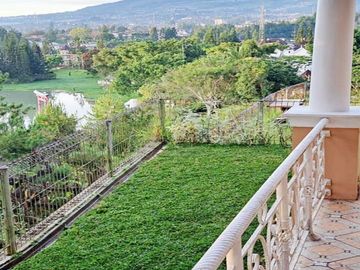 Sewa Villa di Kota Bunga Little Venice Puncak