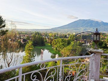 Sewa Villa di Kota Bunga Little Venice Puncak