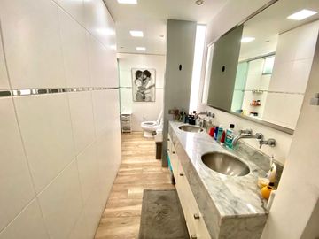 PENTHOUSE DUPLEX EN VENTA EN MIRAFLORES CON SALIDA A PARQUE PRIVADO