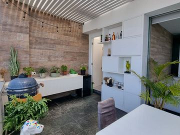PENTHOUSE DUPLEX EN VENTA EN MIRAFLORES CON SALIDA A PARQUE PRIVADO