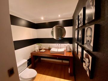 PENTHOUSE DUPLEX EN VENTA EN MIRAFLORES CON SALIDA A PARQUE PRIVADO