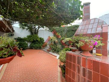 SE VENDE CASA DE DOS PISOS BARRIO VENECIA, SINCELEJO