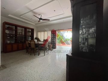 SE VENDE CASA DE DOS PISOS BARRIO VENECIA, SINCELEJO