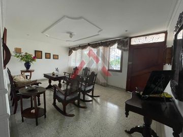 SE VENDE CASA DE DOS PISOS BARRIO VENECIA, SINCELEJO