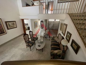SE VENDE CASA DE DOS PISOS BARRIO VENECIA, SINCELEJO