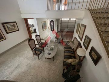 SE VENDE CASA DE DOS PISOS BARRIO VENECIA, SINCELEJO