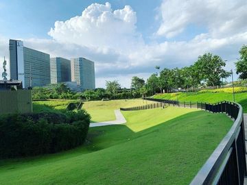 Promo STUDIO Condo in Avida Sola Tower Vertis North near Seda Hotel Trinoma Mall Solaire Hotel and Casino