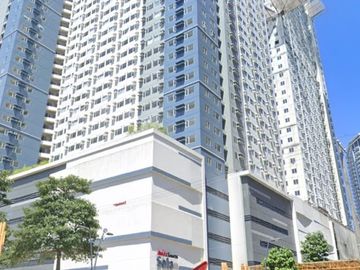 Promo STUDIO Condo in Avida Sola Tower Vertis North near Seda Hotel Trinoma Mall Solaire Hotel and Casino