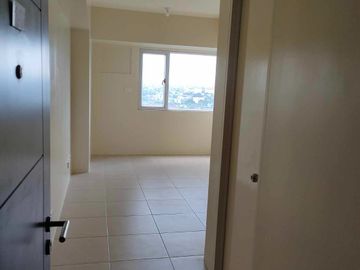 Promo STUDIO Condo in Avida Sola Tower Vertis North near Seda Hotel Trinoma Mall Solaire Hotel and Casino