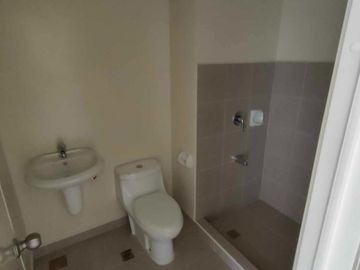 Promo STUDIO Condo in Avida Sola Tower Vertis North near Seda Hotel Trinoma Mall Solaire Hotel and Casino