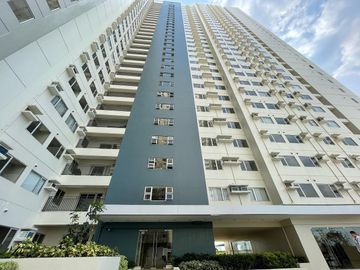 Promo STUDIO Condo in Avida Sola Tower Vertis North near Seda Hotel Trinoma Mall Solaire Hotel and Casino