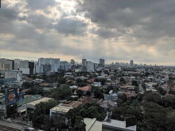 Promo STUDIO Condo in Avida Sola Tower Vertis North near Seda Hotel Trinoma Mall Solaire Hotel and Casino