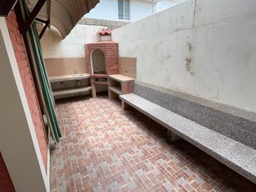 VILLAMIL PLAYAS VENDO CASA EN URBANIZACION CON SALIDA AL MAR